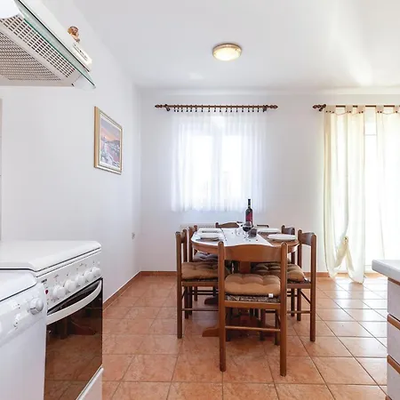 Apartment Awesome Apartment In Novi Vinodolski With Wifi