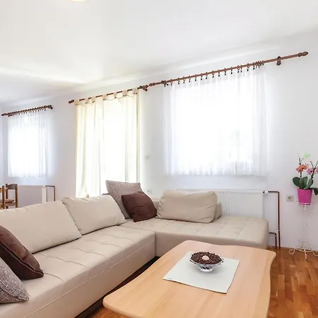 Awesome Apartment In Novi Vinodolski With Wifi *