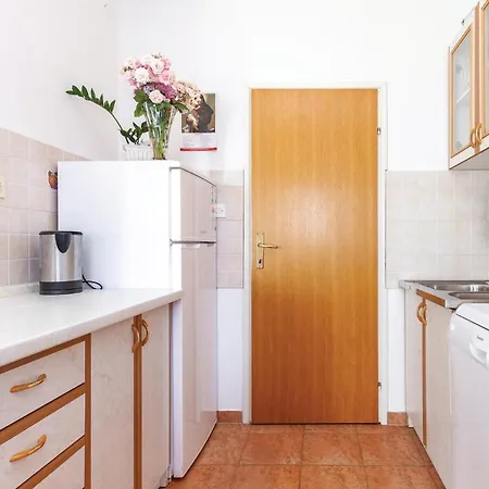 Awesome Apartment In Novi Vinodolski With Wifi *