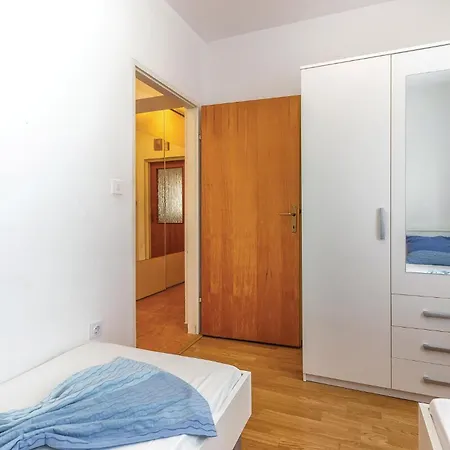 Awesome Apartment In Novi Vinodolski With Wifi Apartment